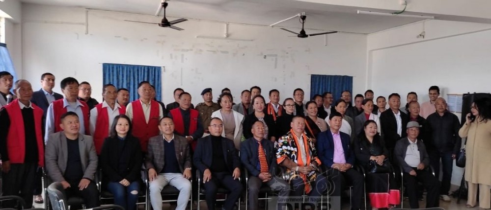 DC Dozo, administrative officers and others during the farewell programme at DC Conference hall, Phek on November 19. (DIPR Photo)